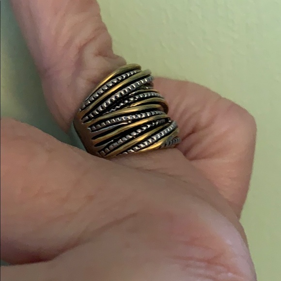 Large ring - Picture 2 of 3